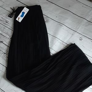 Black pleated wide leg pants
